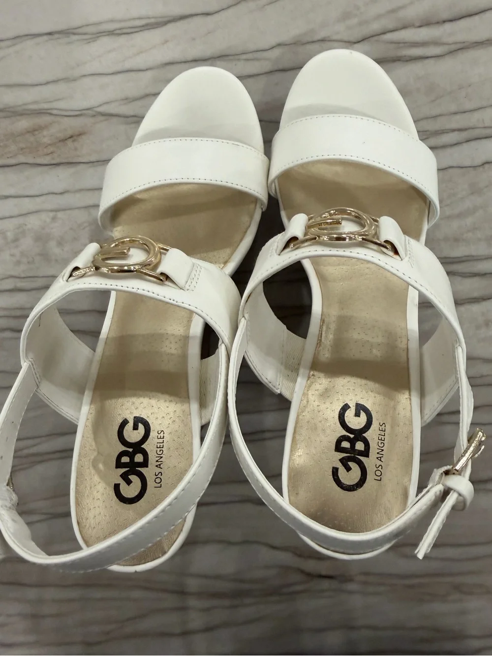 GBG Los Angeles White Leather Gold G-Logo Block Heel Sandals